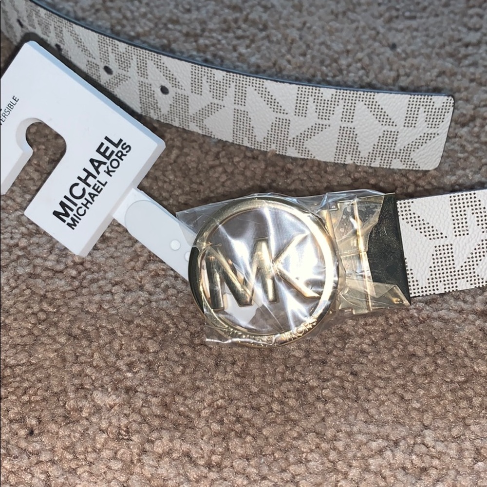 🌸Reversible Michael Kors belt never worn